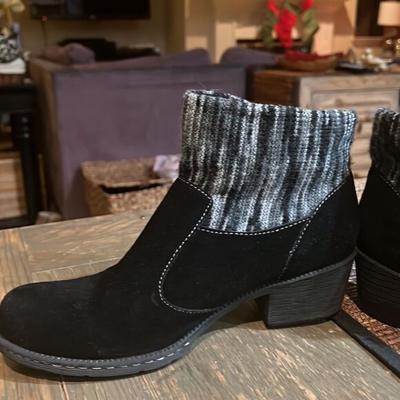 Born Ankle ZipOn Bootie Black 7.5 - Picture 7 of 12